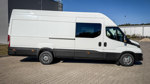 IVECO Daily 35S18 V VAN przewóz osób
