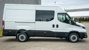 IVECO Daily 35S14NA8 V VAN przewóz osób