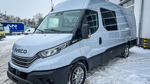 IVECO Daily 35S18A8 V VAN przewóz osób