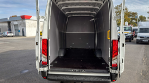 IVECO Daily 35S18A8 V VAN przewóz osób