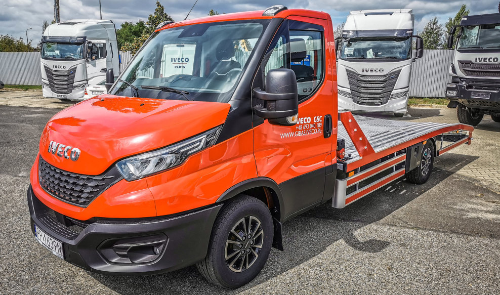 #IVECOnaWYDANIU - Nowe IVECO Daily Auto Laweta w kolorze Ferrari!
